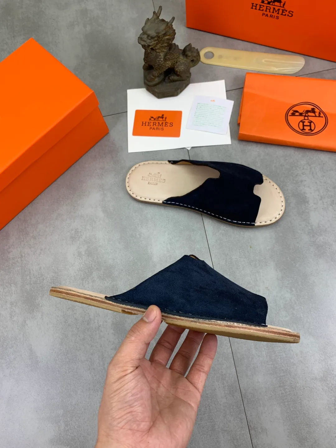 Men's men's shoes 💰P360 new model (genuine leather outsole series) new colors are coming simultaneously on the official website [HERMES] Hermès series: original development, original anatomy display, exclusive outsole [Material] Sole: original genuine leather sole with cow essence film 🌸. Fabric Original calfskin Lining: Imported cowhide, delicate and soft Code number: 38-44